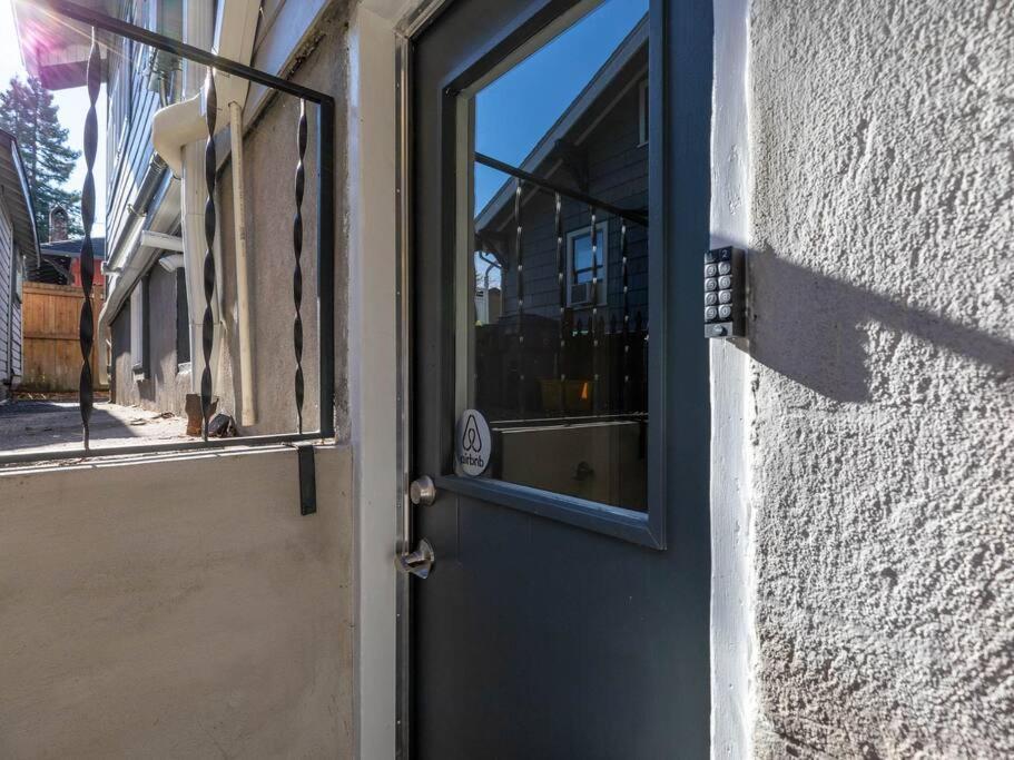 Elegant Richmond Gem Nestled Up To Hawthorne Blvd. Apartment Portland Luaran gambar